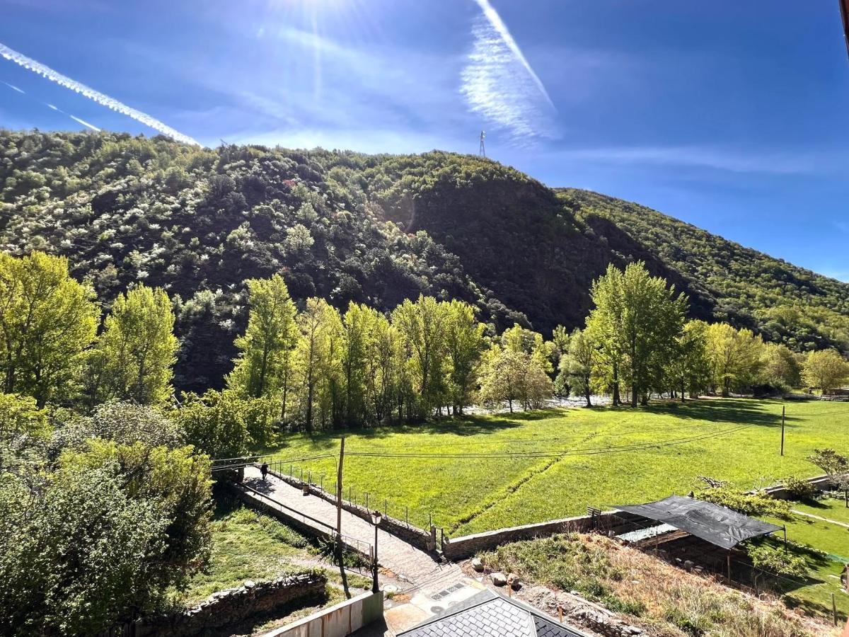 Apartament La Noguera - L'Amfitriona Rialp Eksteriør billede
